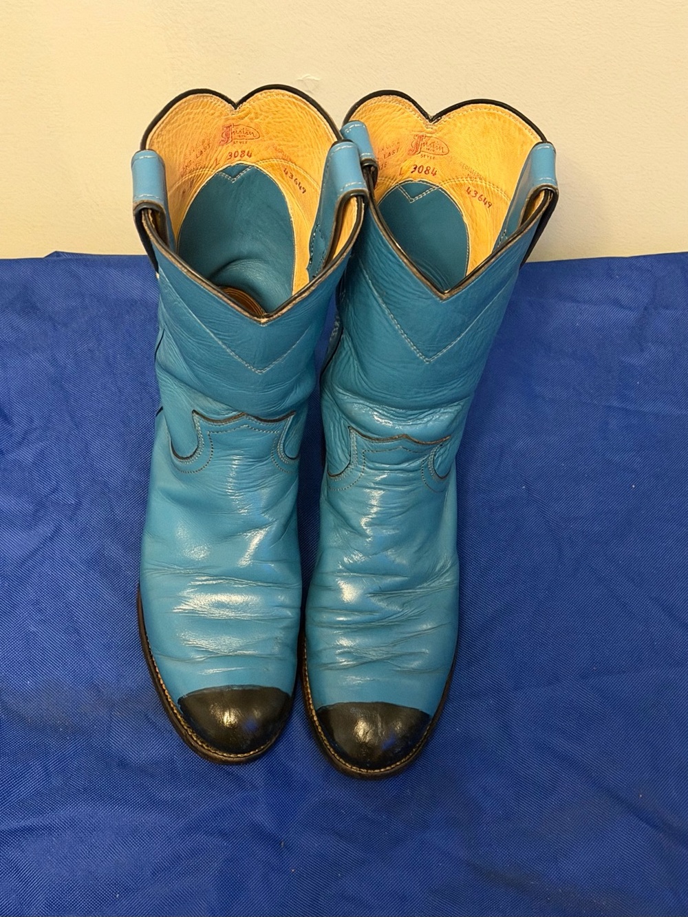 Justin Quality boots Women’s Teal and black Leather Cowboy Boots